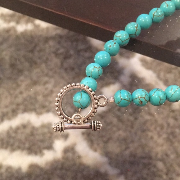 Custom made! Turquoise and Howlite necklace. - Picture 3 of 3